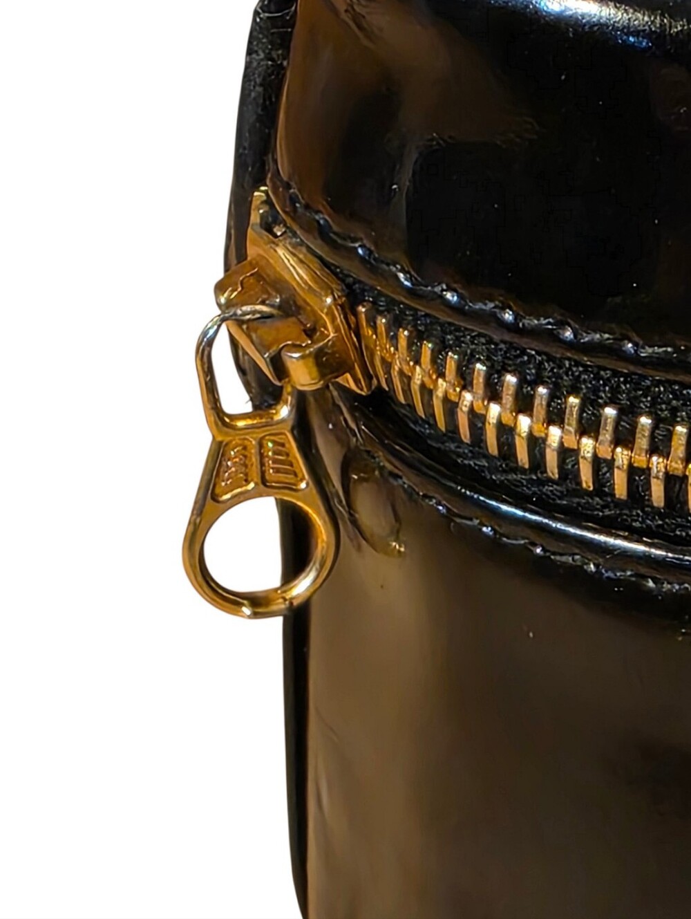 CHANEL PATENT LEATHER VANITY CASE - Picture 4 of 16